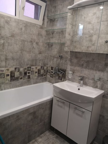 Piata Muncii, 10 minute,